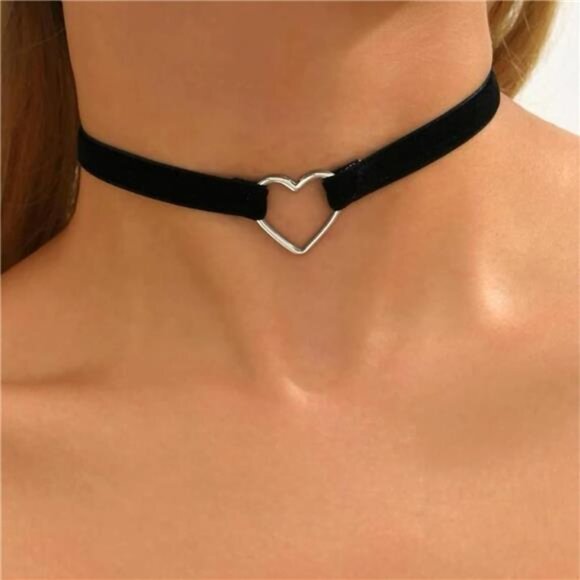 Black Necklaces for Women, Adjustable Layered Velvet Leather Lace - Picture 3 of 7